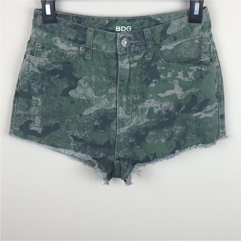 Urban Outfitters / BDG - High Rise Dree Cheeky Camouflage Shorts